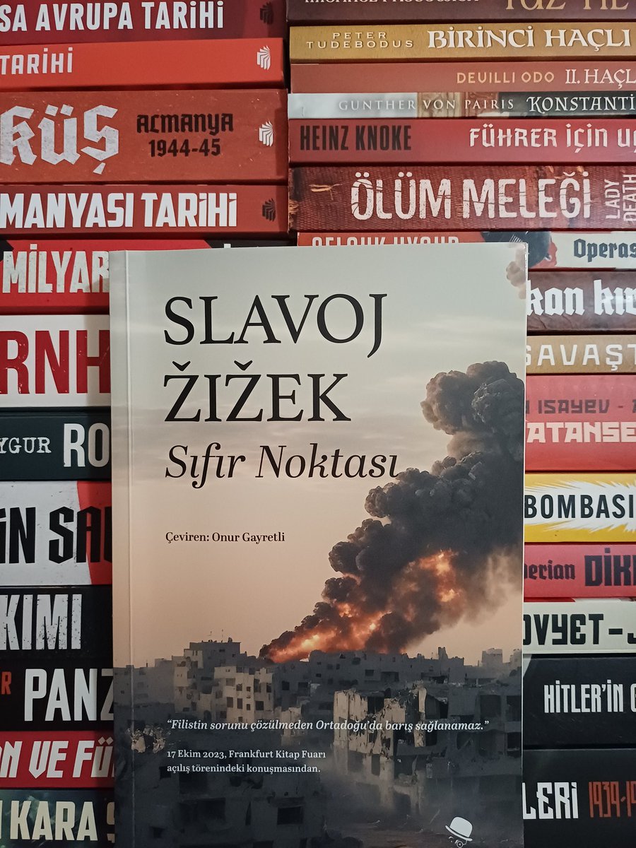 cihankardesler's tweet photo. "Eğer aynı metinden dolayı iki siyasi kanattan da saldırıya uğrarsanız bu doğru yolda olduğunuzun işaretinden biridir." https://t.co/tEYNmmbXT3