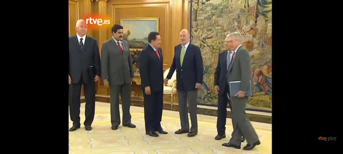 Vox_demujer's tweet photo. Mire el vídeo, sra @anarosaq el yihadismo de @ppopular y el comunismo de Fidel Castro, que Feijoó, Aznar, Rajoy, eligieron para comprar 40.000 votos anuales con dinero público, desde hace 40 años. Mire la sanidad de Cuba que deja usted para sus gemelos ¡Vergüenza!
#SoloQuedaVox https://t.co/6O6HVfebna