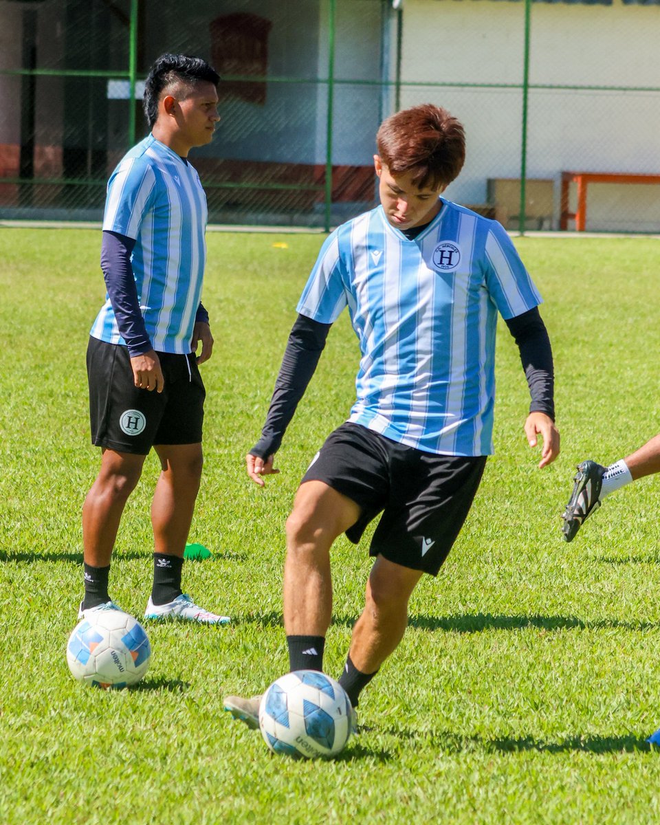 cdhercules_sv's tweet image. 💪🏻 Entreno del día.
Enfoque total y trabajo constante para seguir creciendo. ⚽🔥

#CDHércules #Entrenamiento #LegadoDeHéroes