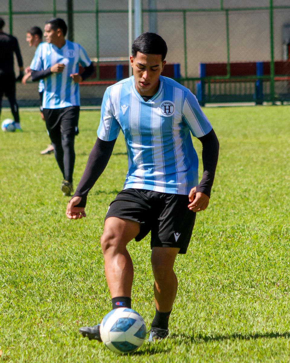 cdhercules_sv's tweet image. 💪🏻 Entreno del día.
Enfoque total y trabajo constante para seguir creciendo. ⚽🔥

#CDHércules #Entrenamiento #LegadoDeHéroes