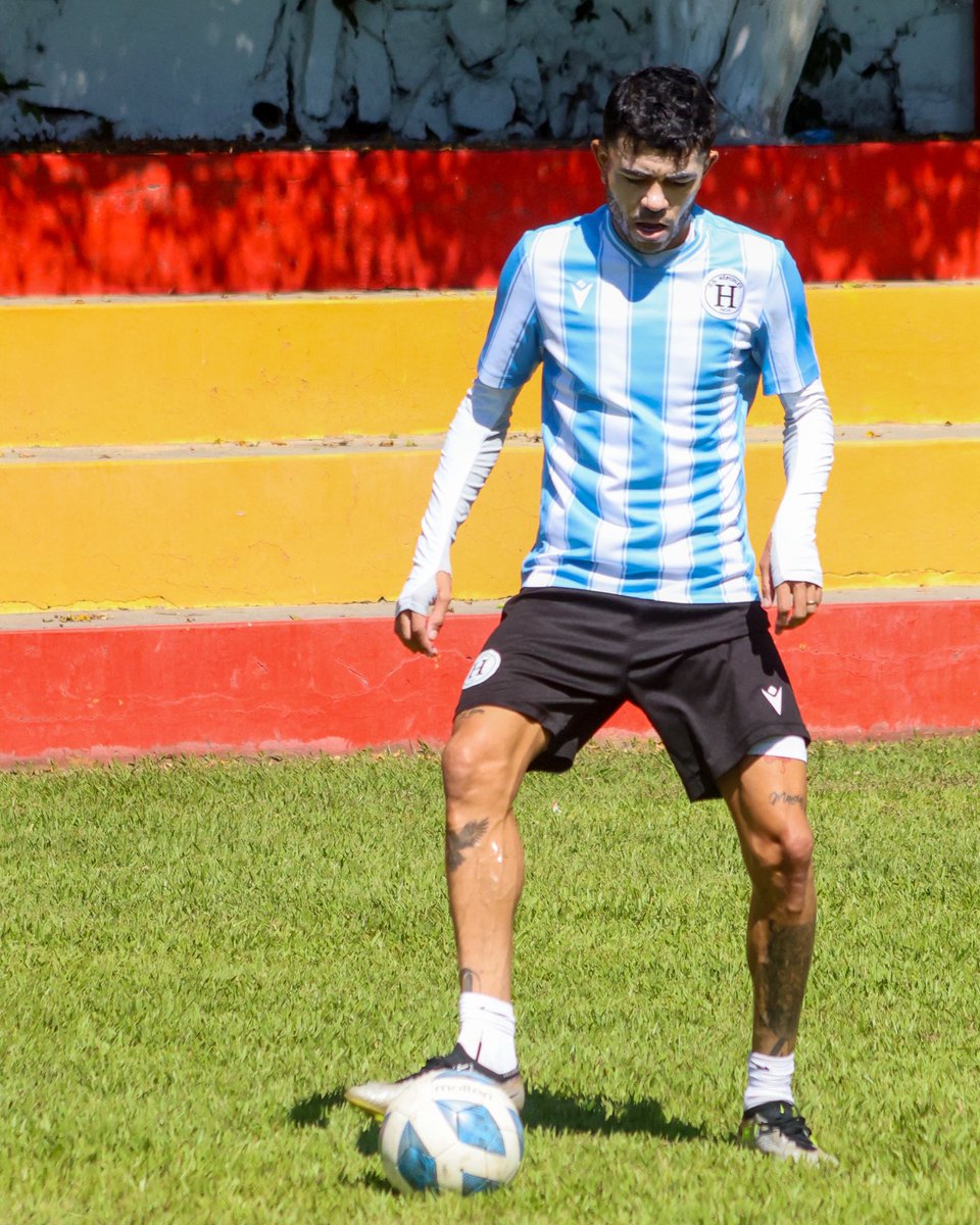 cdhercules_sv's tweet image. 💪🏻 Entreno del día.
Enfoque total y trabajo constante para seguir creciendo. ⚽🔥

#CDHércules #Entrenamiento #LegadoDeHéroes