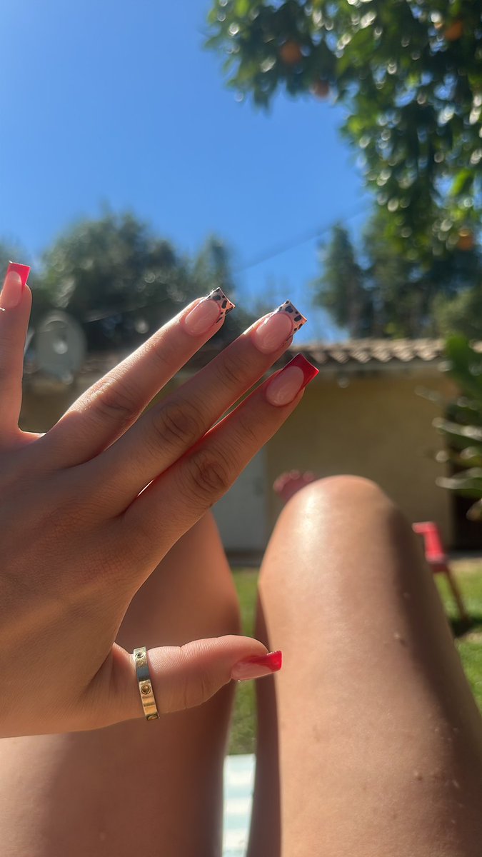 princesssieee's tweet photo. Tanning and new nails 💋 reimburse them losers 

femdom findom paypig brat blonde feetfetish https://t.co/fAQ6D275Pp