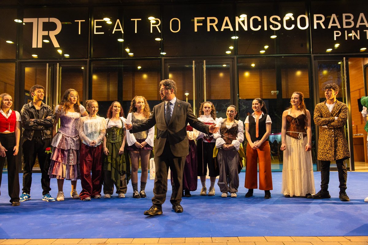 AytoPinto's tweet photo. ✨Espectacular acto de apertura para disfrutar del renovado Teatro Francisco Rabal de Pinto✨ https://t.co/B4L4Z4mIw9