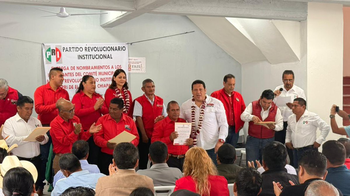 rubenzuarth's tweet photo. Me encuentro en el municipio de El Bosque, junto a la Dip. Ana Karen Ruiz y sectores y organizaciones del partido, estamos tomando protesta a la estructura municipal, fortaleciendo la organización del partido desde el territorio.

Seguimos y no nos cansanos de construir un PRI cercano a la gente, con unidad y compromiso.