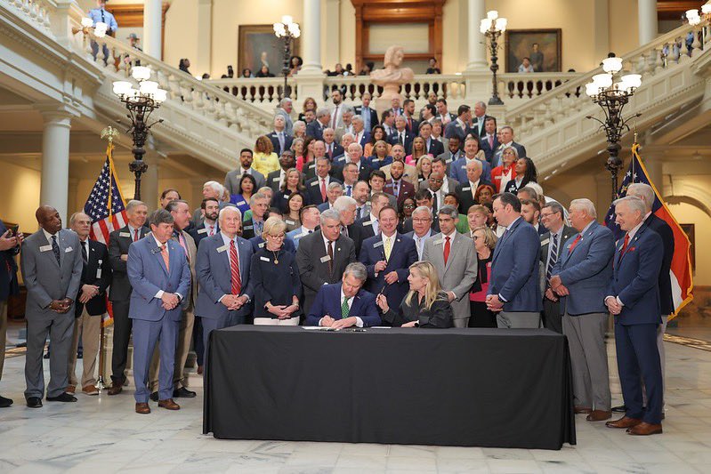 TucciSandy1's tweet photo. Governor Kemp signed two key pieces of legislation to provide tax relief for hardworking Georgians! HB 1000 will return over $1 billion in tax rebates to taxpayers, and HB 1199 will suspend the gas tax for two months. We are delivering results for you! https://t.co/ikQ5kcXzdU
