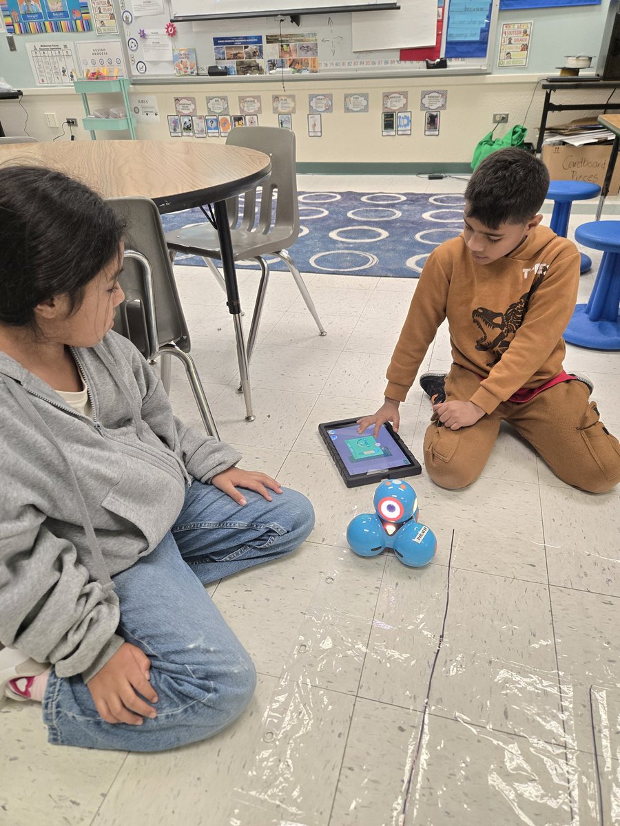 Rebecca Ross tweet media