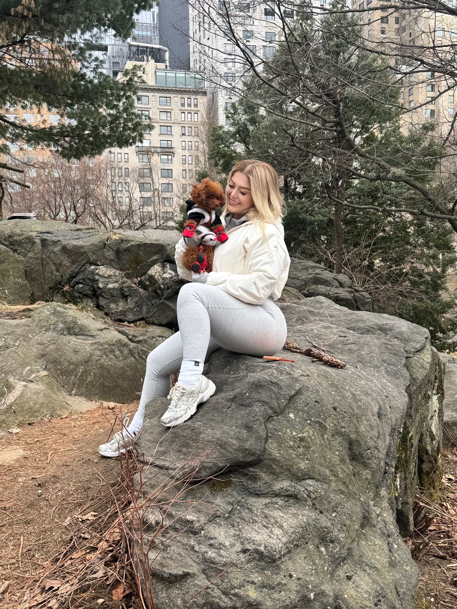 Nicole Love tweet media