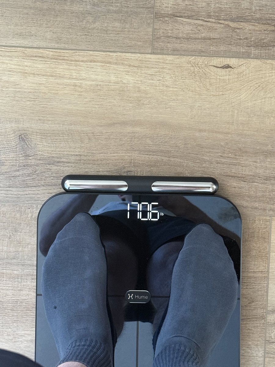 Mid Thirties Manhattan Guy tweet media