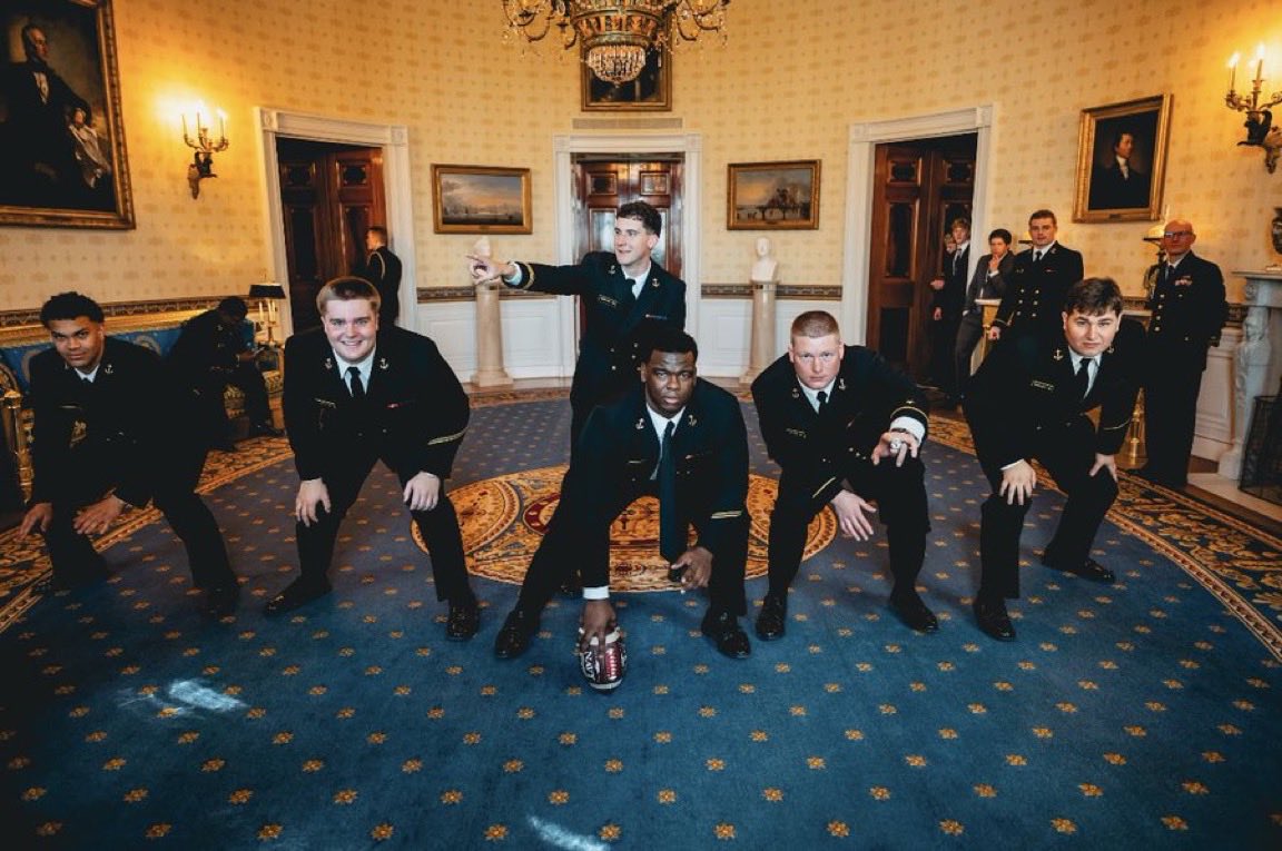 Laura Horvath tweet media