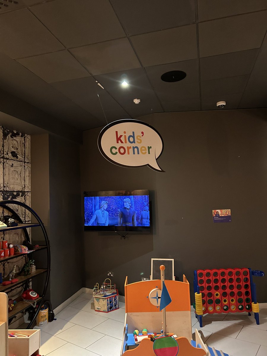 Fixed seating for the heartluru players