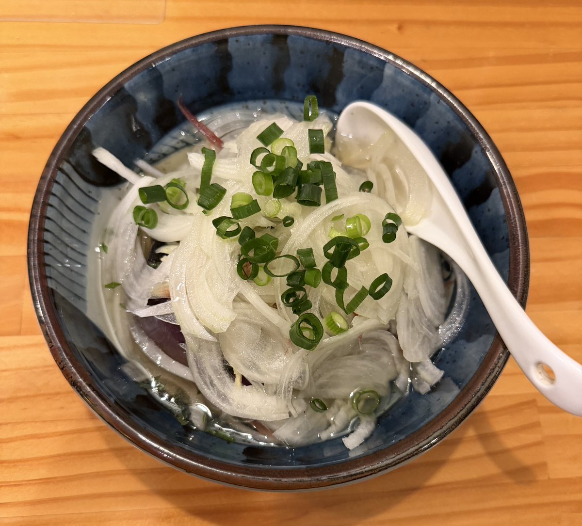 なつしよ tweet media