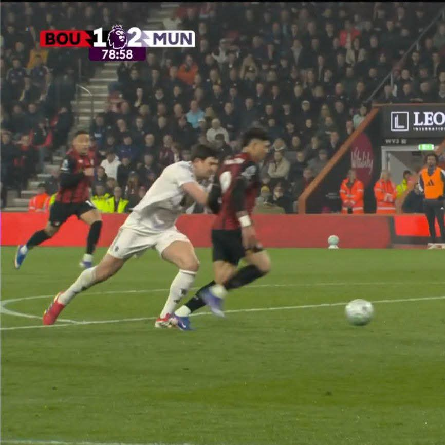 Referee consistency is just vibes at this point 💀