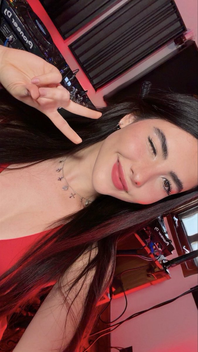 Andrea Botez tweet media