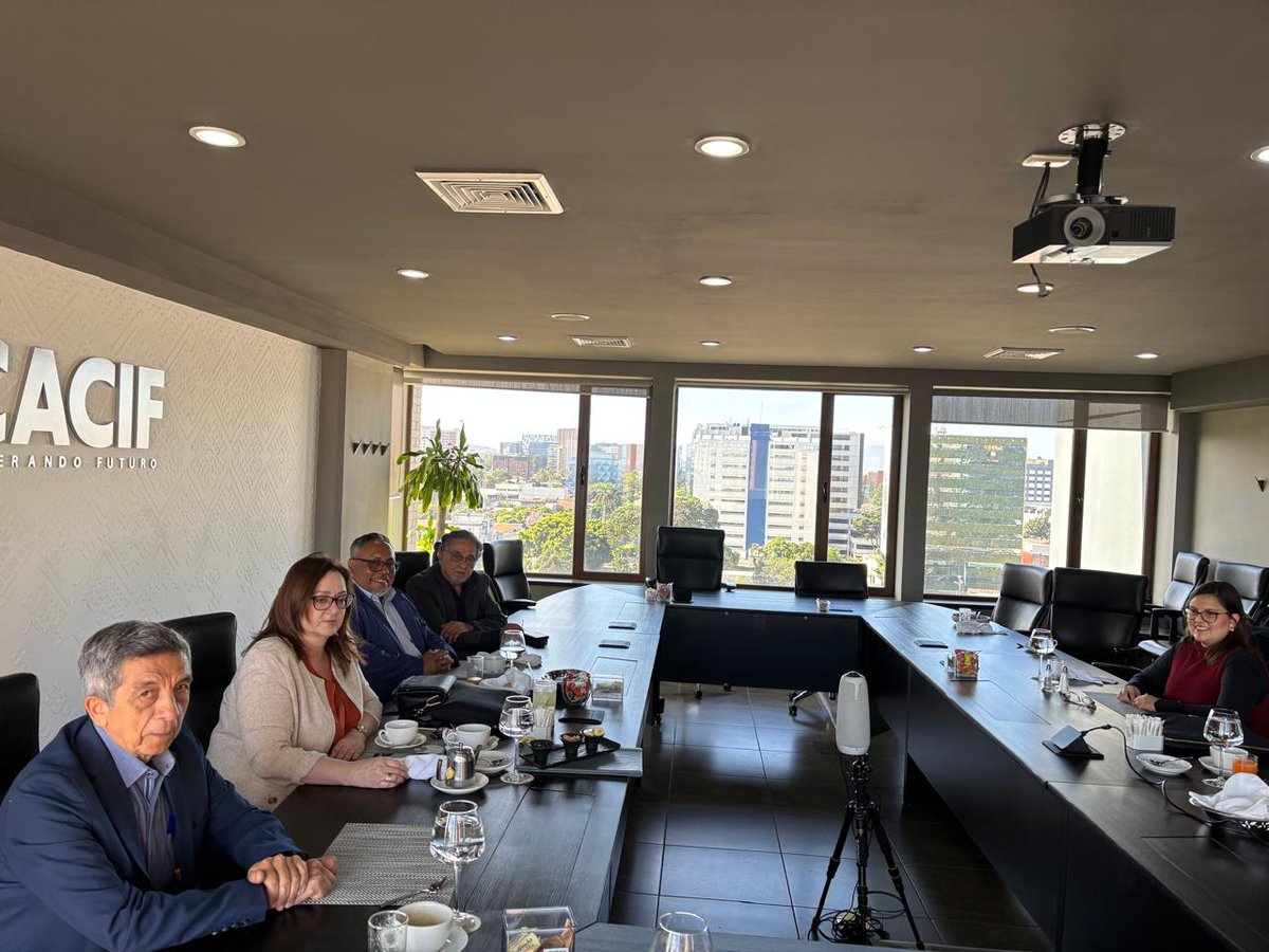 CencitG's tweet photo. CENCIT
Ruta para la Competitividad
Reunión de Consejo con los Viceministros de Economía sobre los avances de la implementación del Acuerdo Comercial Recíproco entre EE.UU. y Guatemala. 🇬🇹🇺🇲
@AGEXPORTGT @CamagroGuate @industriaguate @CamFinanzasGT @CamComercioGT @AsazguaGT https://t.co/BdFZ1trU3j