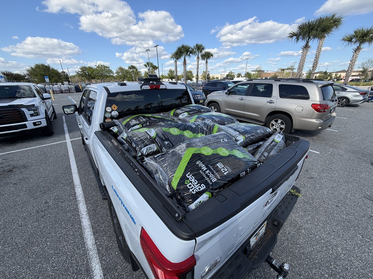 Tom Lightning tweet media