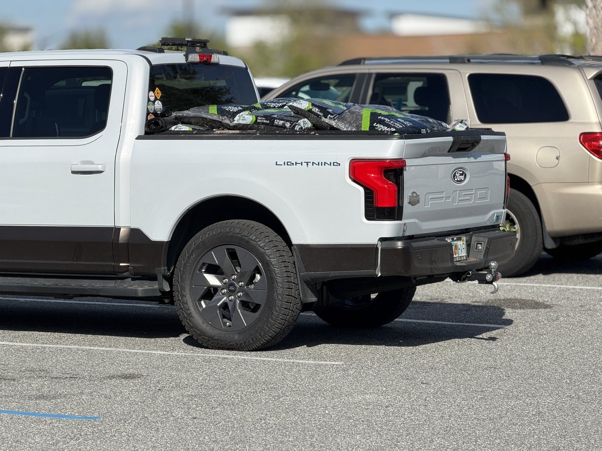 Tom Lightning tweet media