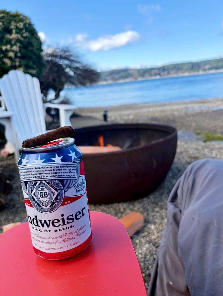 Wells in the 360 tweet media