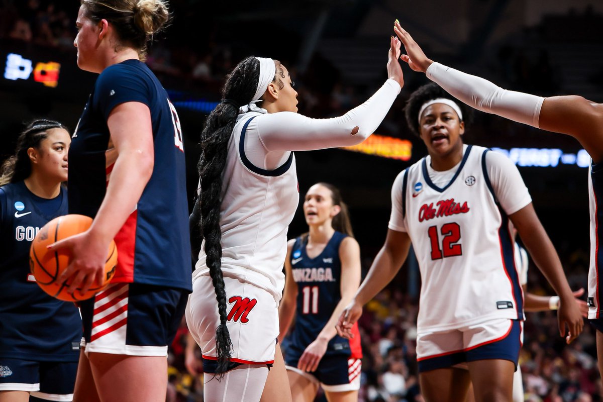 Rebels247's tweet photo. Don't let the final score fool you. Yo's Rebels rout Gonzaga in opening-round of NCAA Tourney. We've got the details at https://t.co/dDtOOBVnrD.
https://t.co/KN6n6nl731
#OleMiss #HottyToddy @LeeAnnHerringOM @Marcusdent93 @ESPN3ALLDAY @AdamBrownOM @tmichaelreb @tsgrumbling @mikefitz71