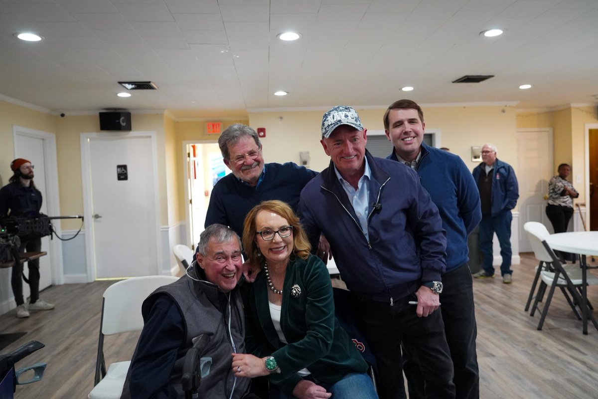 Grateful to <a href="/CaptMarkKelly/">Captain Mark Kelly</a> and <a href="/GabbyGiffords/">Gabrielle Giffords</a> for joining me in Derry for a Veterans Town Hall. 

And thank you to the New Hampshire veterans who shared their stories.