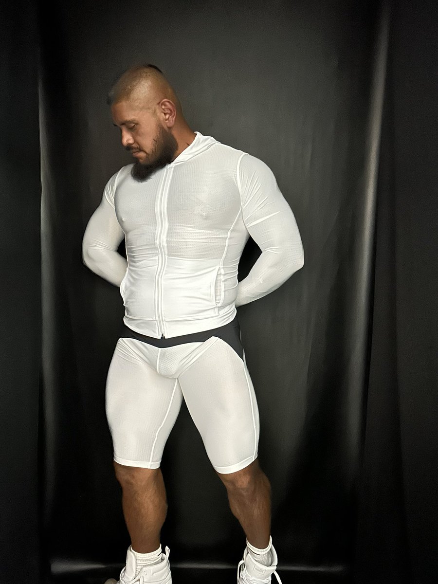 Guarro.Black tweet media