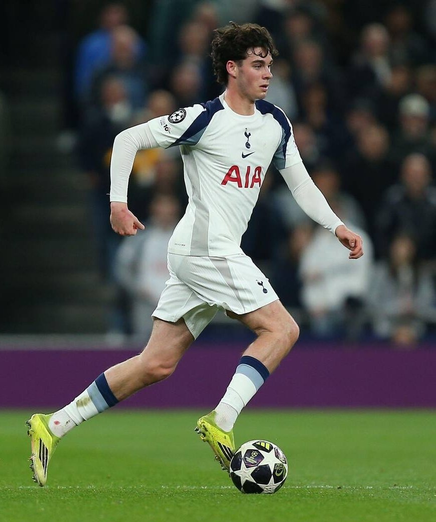 peroquehombres's tweet image. Archie Gray