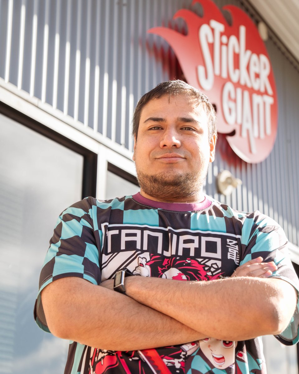 StickerGiant tweet media