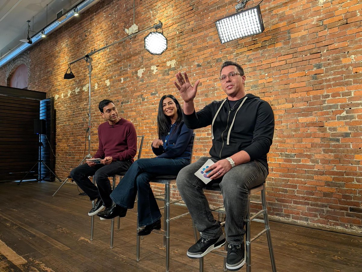 Windows Insider Program tweet media