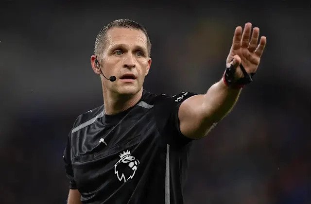 UnitedBharateey's tweet photo. Will the ₩ulla's at @ManUtd officially complain against these Tuckers?
#MUFC
#BOUMUN
#StuartAttwell
#CraigPawson https://t.co/2SXINpnJT2