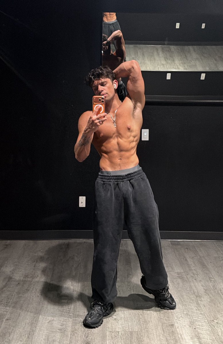 Elshredz tweet media