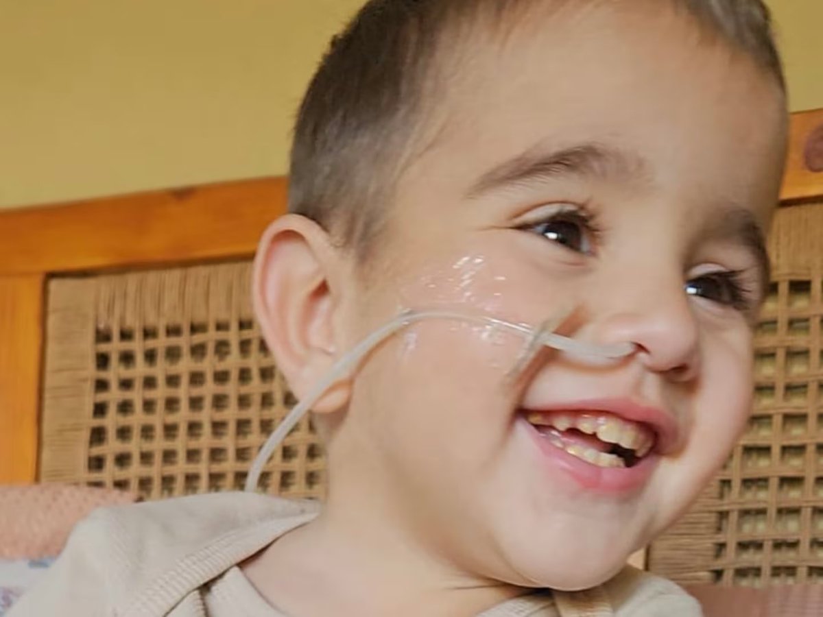 #TodosUnidosPorHilarito 
SEGUIMOS UNIDOS EN ORACIÓN POR NUESTRO QUERIDO HILARIO...Y TAMBIEN LA RECUPERACION DE MAMA MARINA. QUE LA RISA SEA EL TESORO POR VENIR PARA ESTEA CRIATURA. FUERZA HILA!