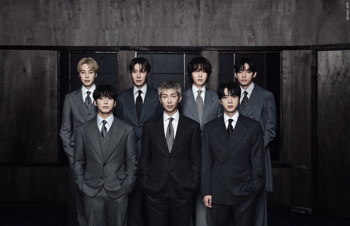 레나 ⁷ 💜 Wallpapers tweet media