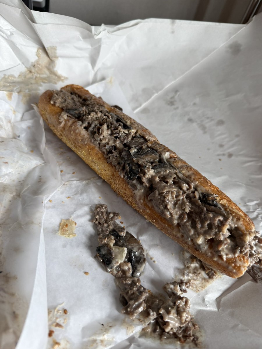 𝘾𝙝𝙧𝙞𝙨 𝙂𝙧𝙤𝙨𝙨𝙚 tweet media