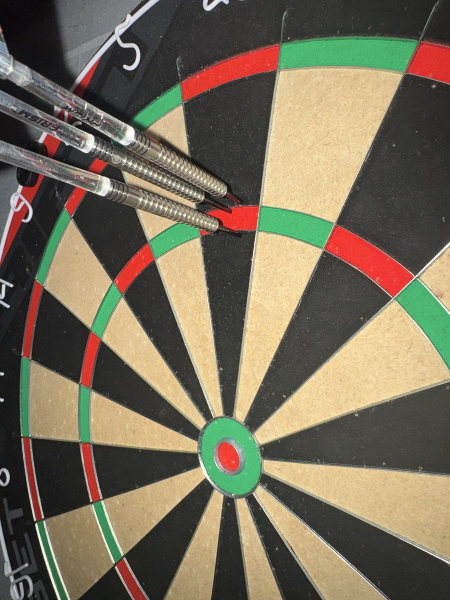 A.L | 🇬🇧 | tweet media