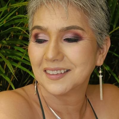 Ay caray apenas me doy cuenta de la cara de hombre 🤣