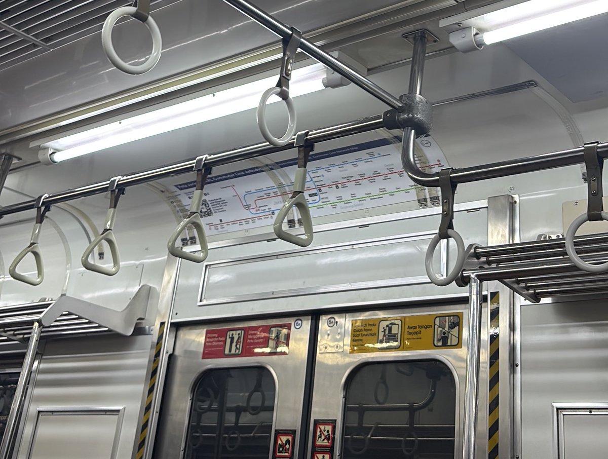 aikeylla tweet media