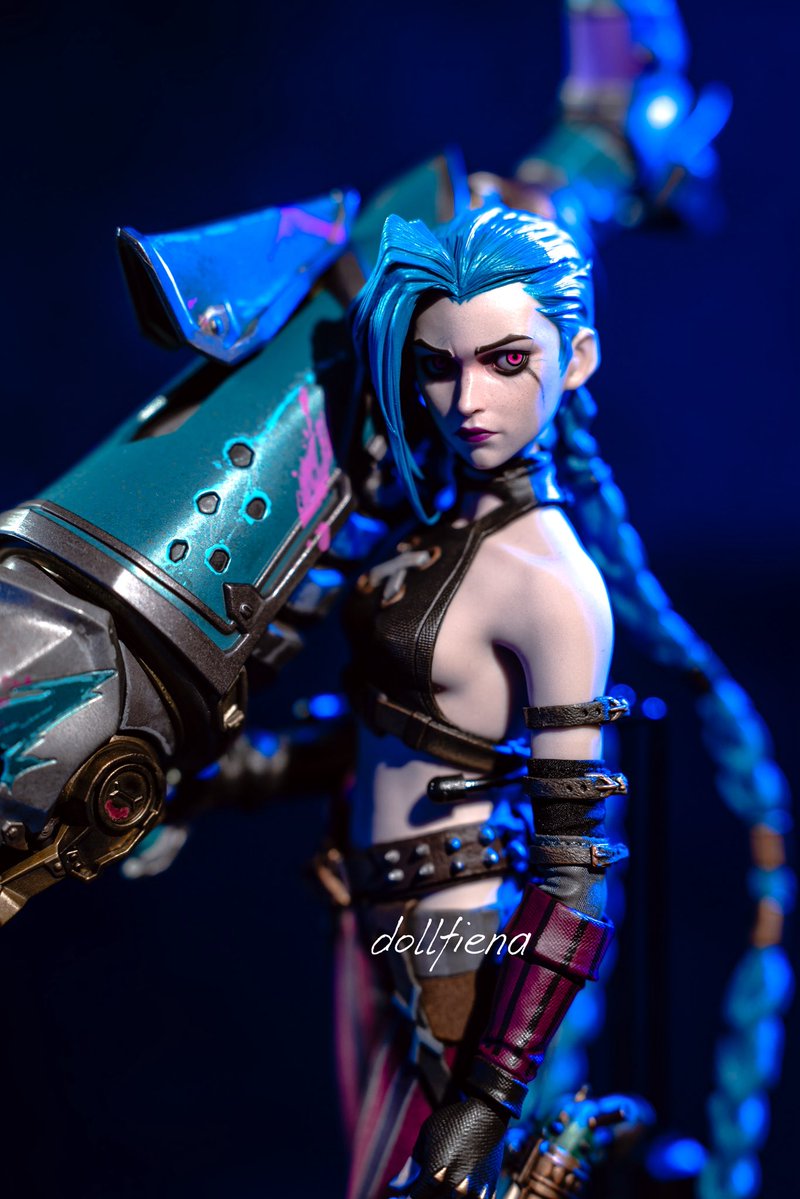 Dollfiena tweet media