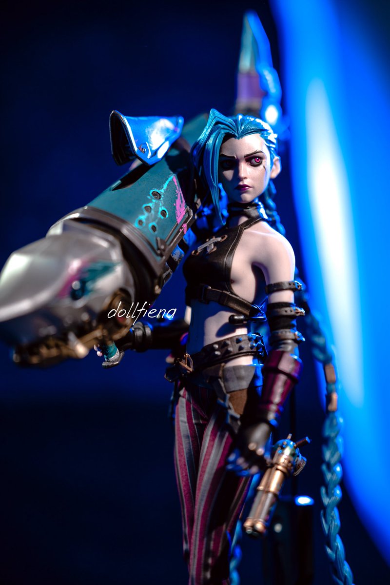 Dollfiena tweet media