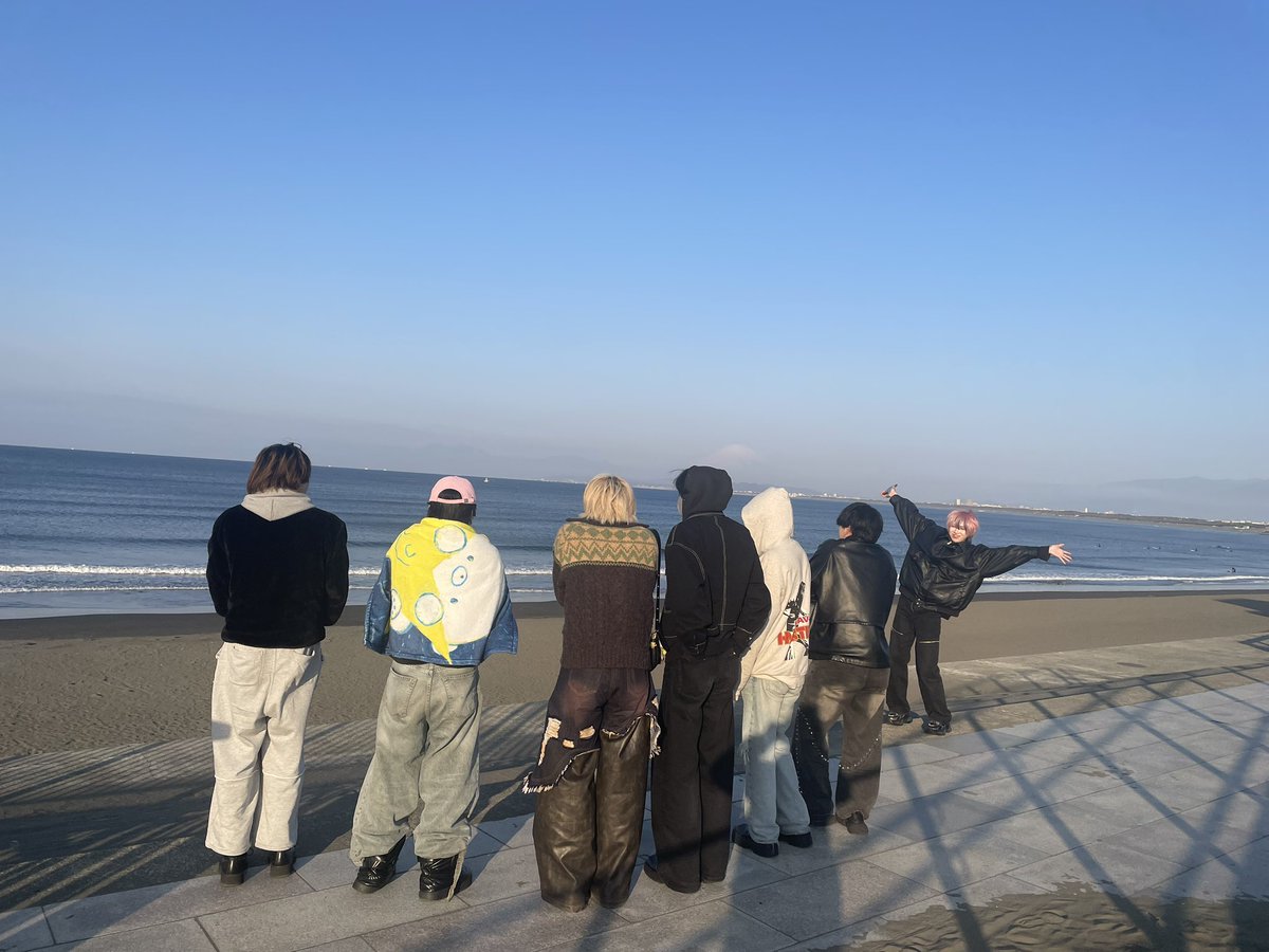 A'z LAND tweet media