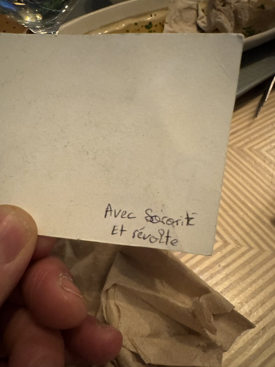 Moustache tweet media