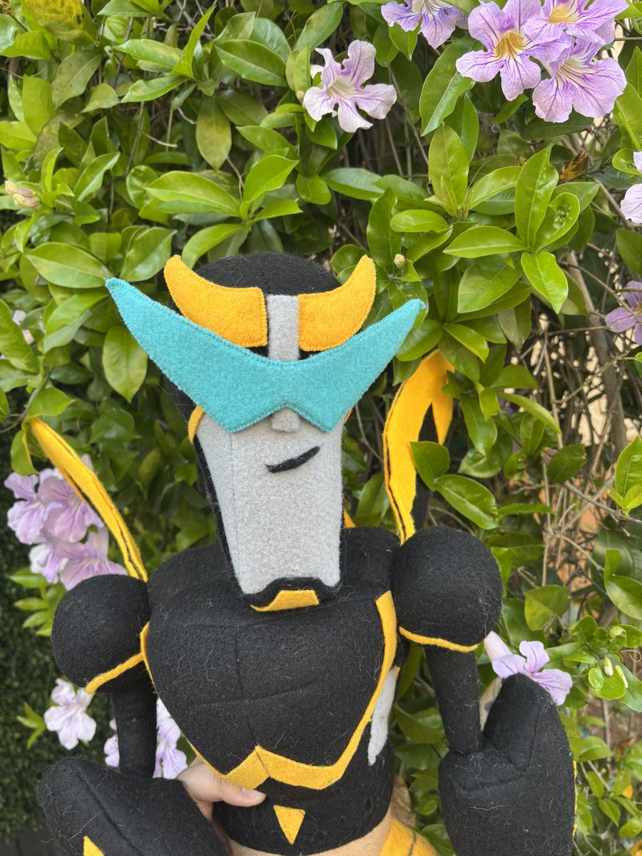 beelshive's tweet image. If anyone has pictures of him from #tfconla can you please send them! 

#tfcon #tfconla2026