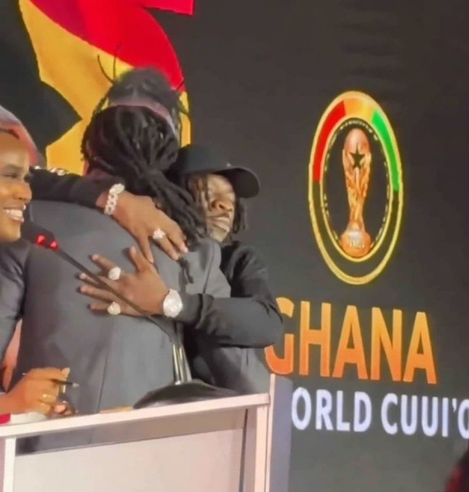 donny4l🗽 tweet media