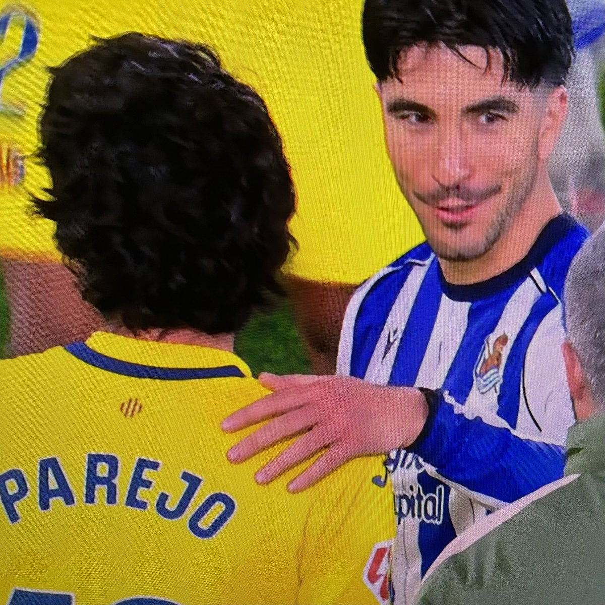 𝗖𝗶𝗯𝗲𝗿𝗰𝗵𝗲 tweet media