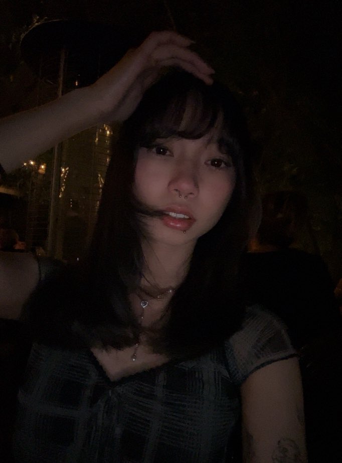 aurylina tweet media