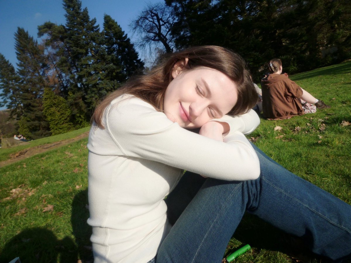 beth ᢉ𐭩 tweet media