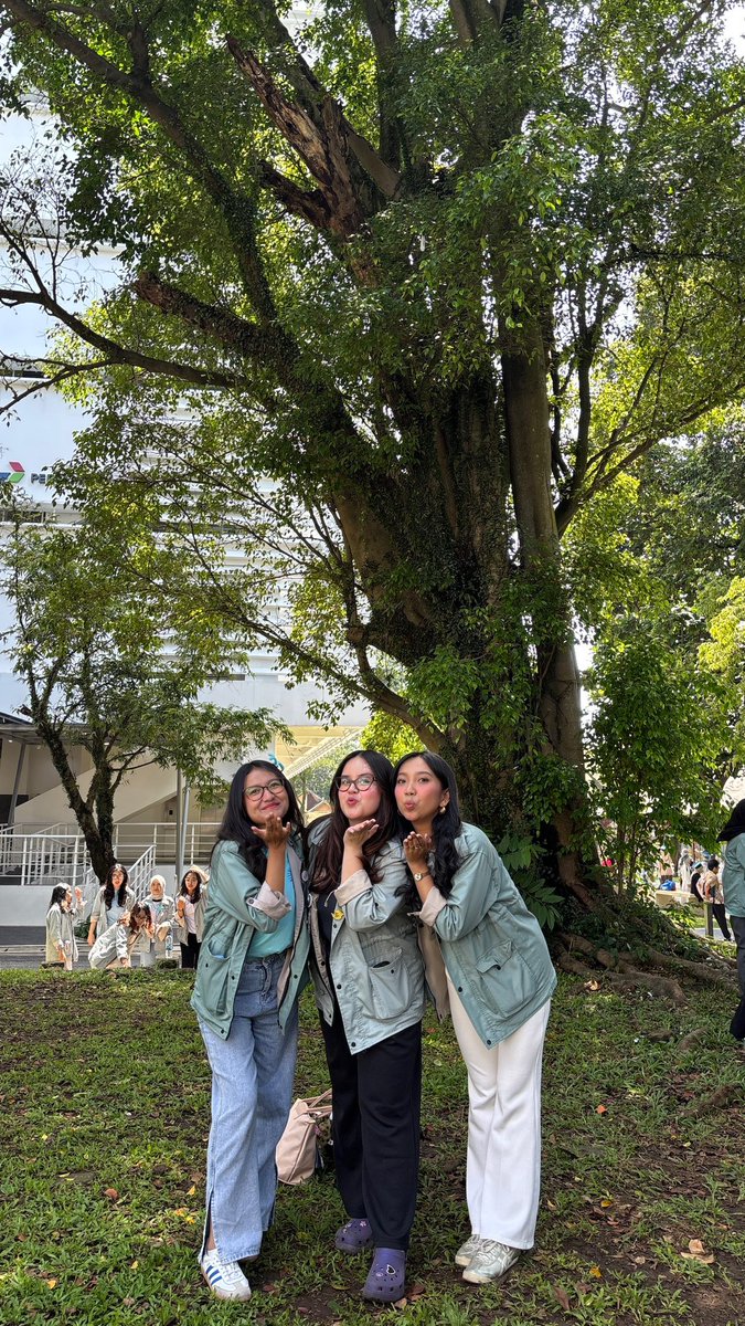 chavieys's tweet photo. my keluarga jahim… centil semua #libragirl wanita oktober ♥️♥️ #strongrelationship https://t.co/bwmYoz1FBr