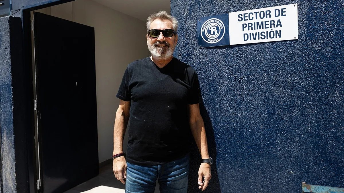 #Ovación90 al aire Daniel Vila Pte. <a href="/CSIRoficial/">Independiente Rivadavia</a> "Mi sonrisa era por la satisfacción de representar a todos los hinchas de la Lepra. Nos quedamos conformes con lo que nos tocó" <a href="/radionihuil/">Radio Nihuil</a>