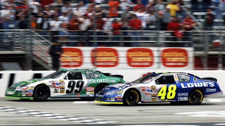 LegendsNascar's tweet image. Carl Edwards won the 2005 Golden Corral 500 at Atlanta 21 years ago today. 🏁 

He beat Jimmie Johnson by .028 seconds to win his first Cup series race. He had just won his first Busch (@NASCAROReillyAP) series race the day before.    

#FirstTimeWinner 🏁