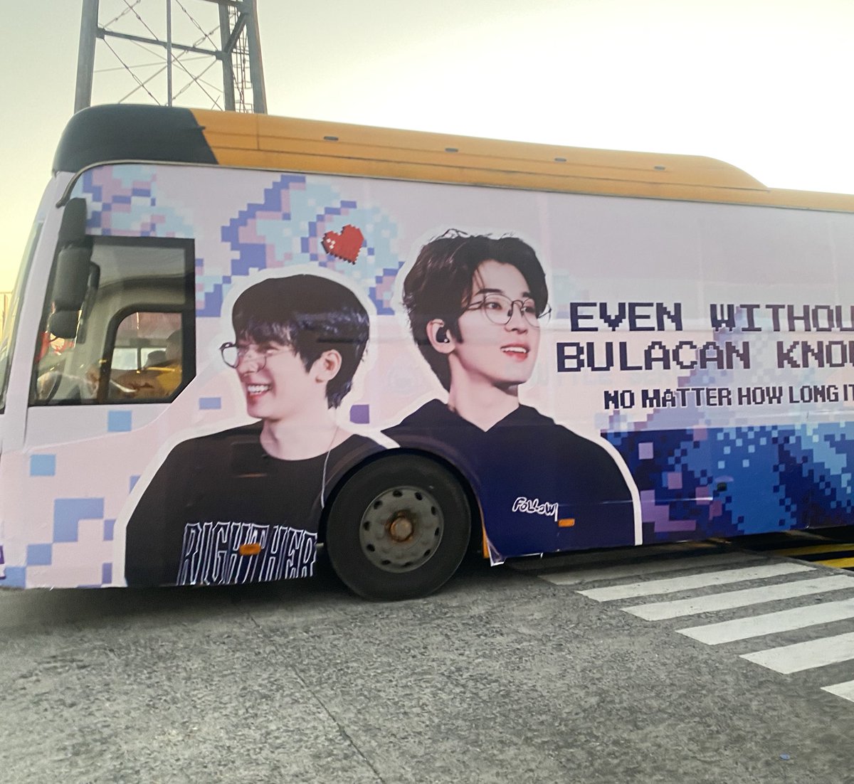 lovingsvntn's tweet photo. wonwoo bus spotted at shell mamplasan!! 🥹🤍

“Even Without You Here, Bulacan Knows Your Name” https://t.co/be9pbL7Vuz