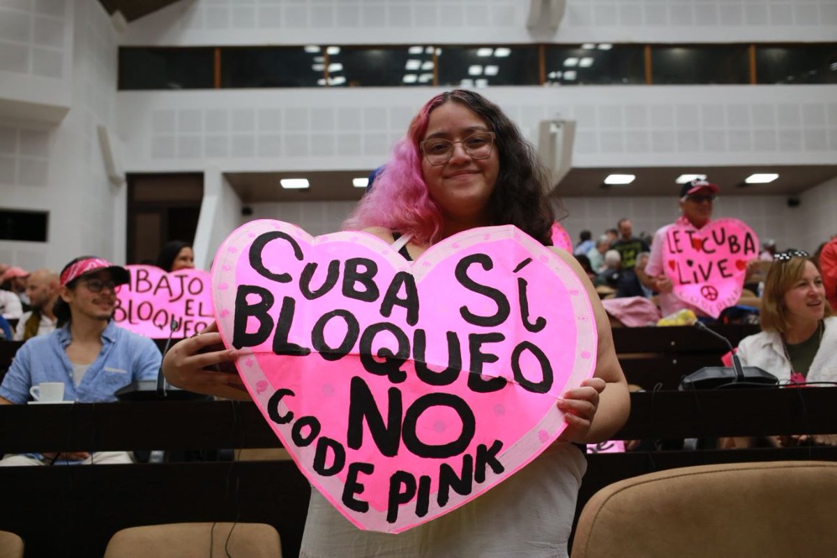 ♥️🇨🇺 Desde el Palacio de Convenciones de La Habana, el Convoy Nuestra América levanta una voz clara de solidaridad internacional en un momento crítico para Cuba.
#CubaNoEstáSola