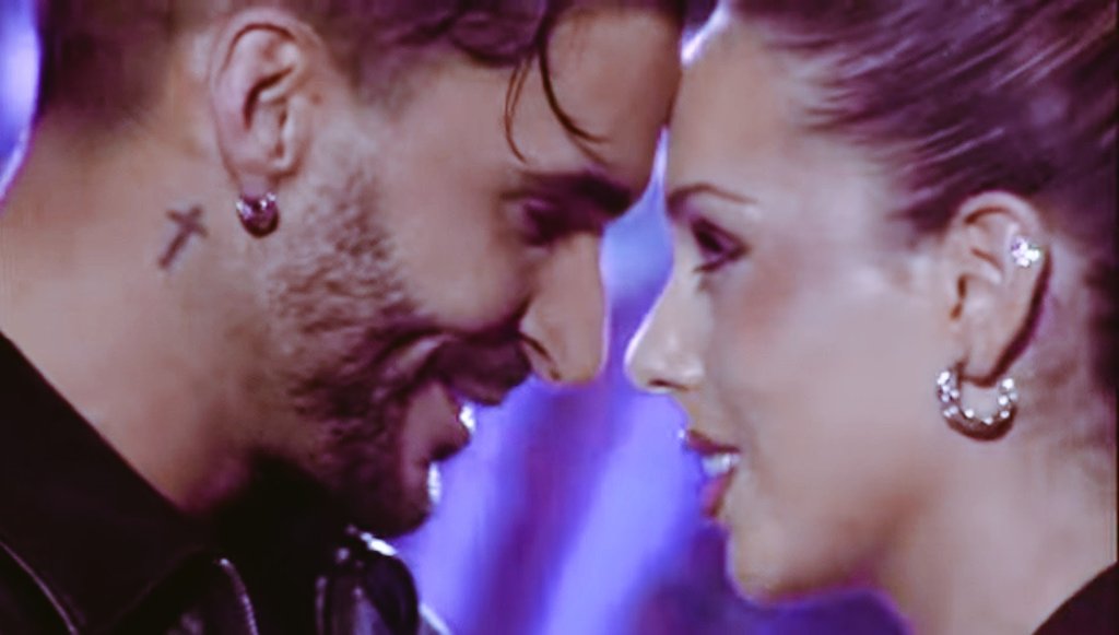 Cuando hay verdad se ve! Ojalá siempre esas miradas, ha sido bonito veros 🥰💙💜

#luar1476